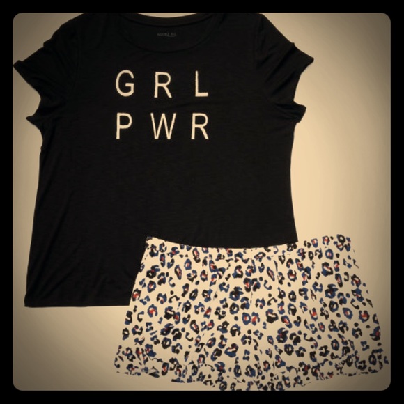 Chic Tee and Leopard Print Shorts Lounge Set - Picture 1 of 4